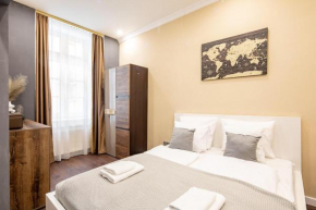 Huge Warm Luxury Apartment